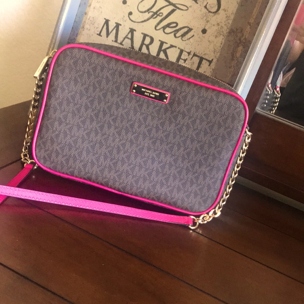 Michael Kors signature jet set east west crossbody